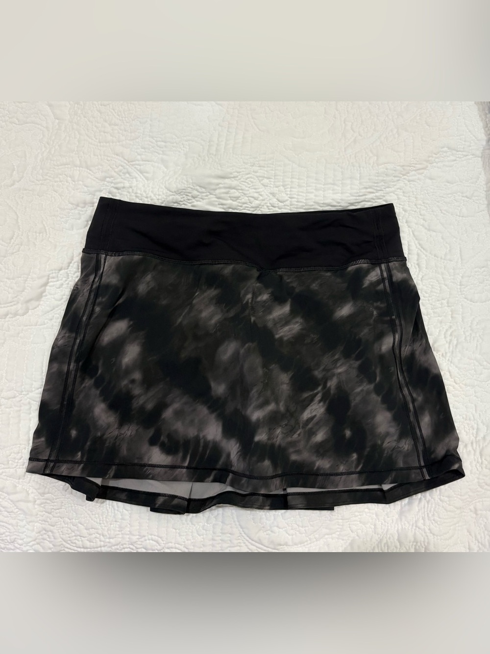 lululemon athletica Black and Gray Tie-Dye Active Mini Skirt